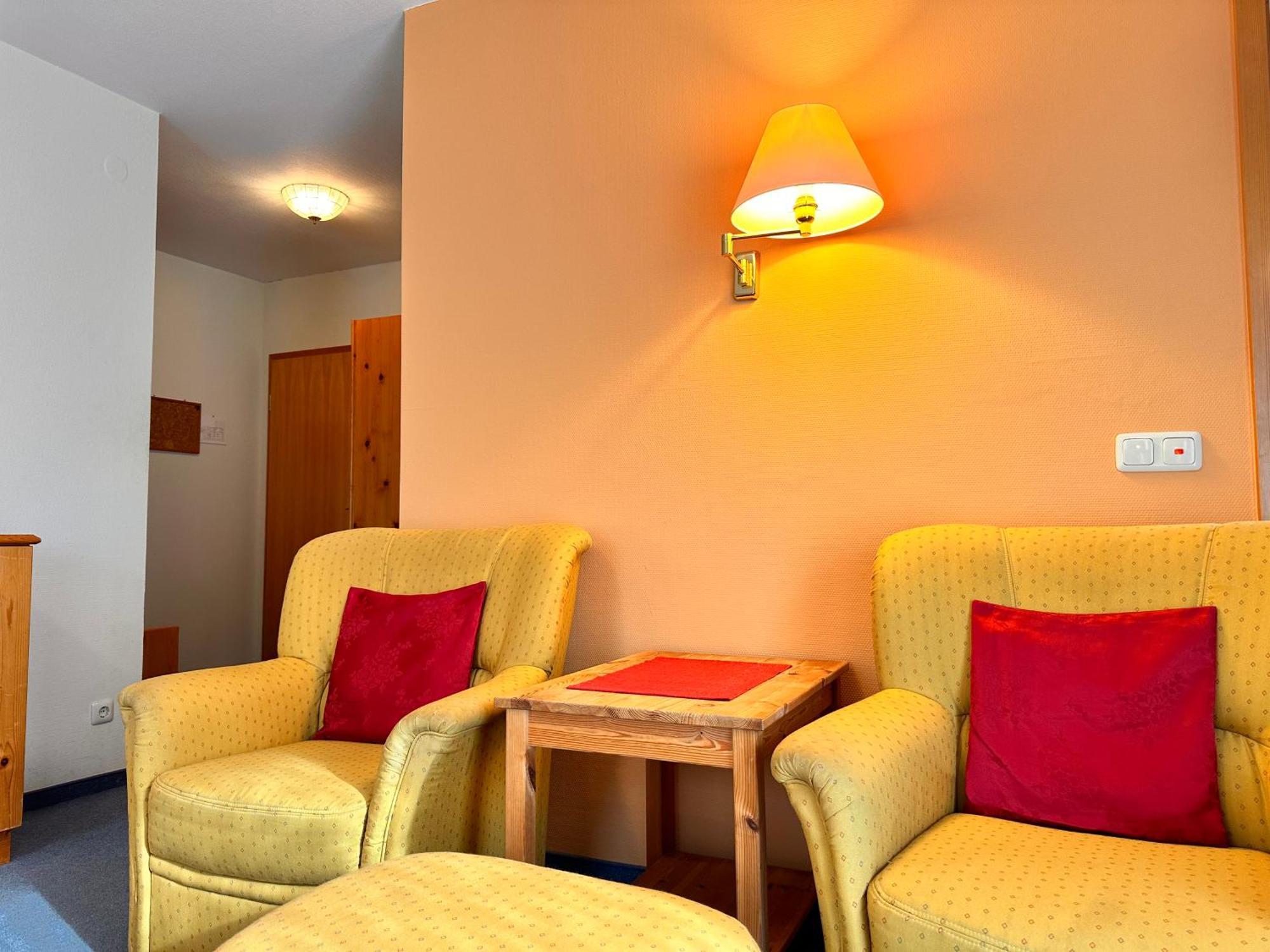 Pension Zum Loewen, Parkplatz, Fruehstueck, Wlan, Zentral Bad Steben Εξωτερικό φωτογραφία