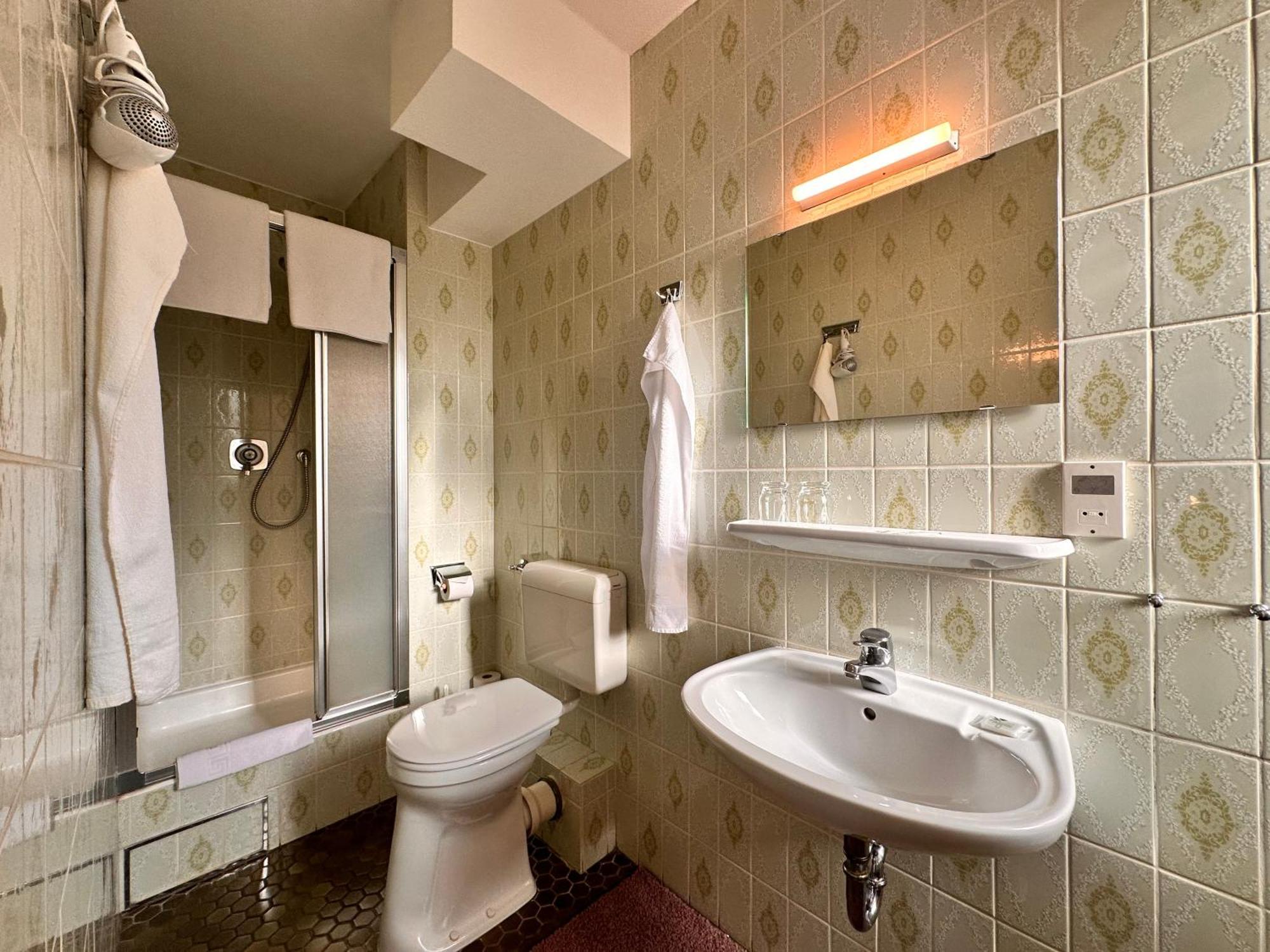 Pension Zum Loewen, Parkplatz, Fruehstueck, Wlan, Zentral Bad Steben Εξωτερικό φωτογραφία