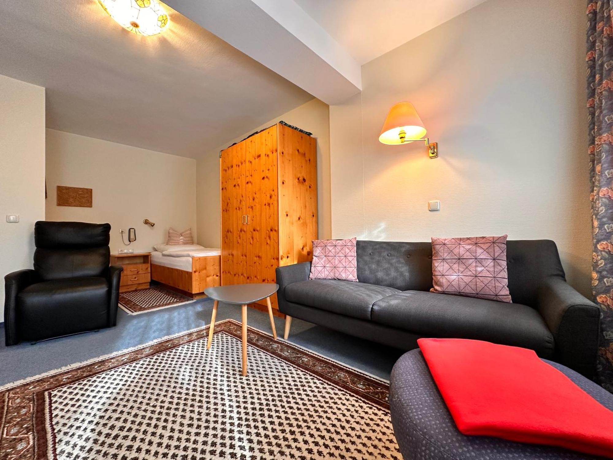 Pension Zum Loewen, Parkplatz, Fruehstueck, Wlan, Zentral Bad Steben Εξωτερικό φωτογραφία