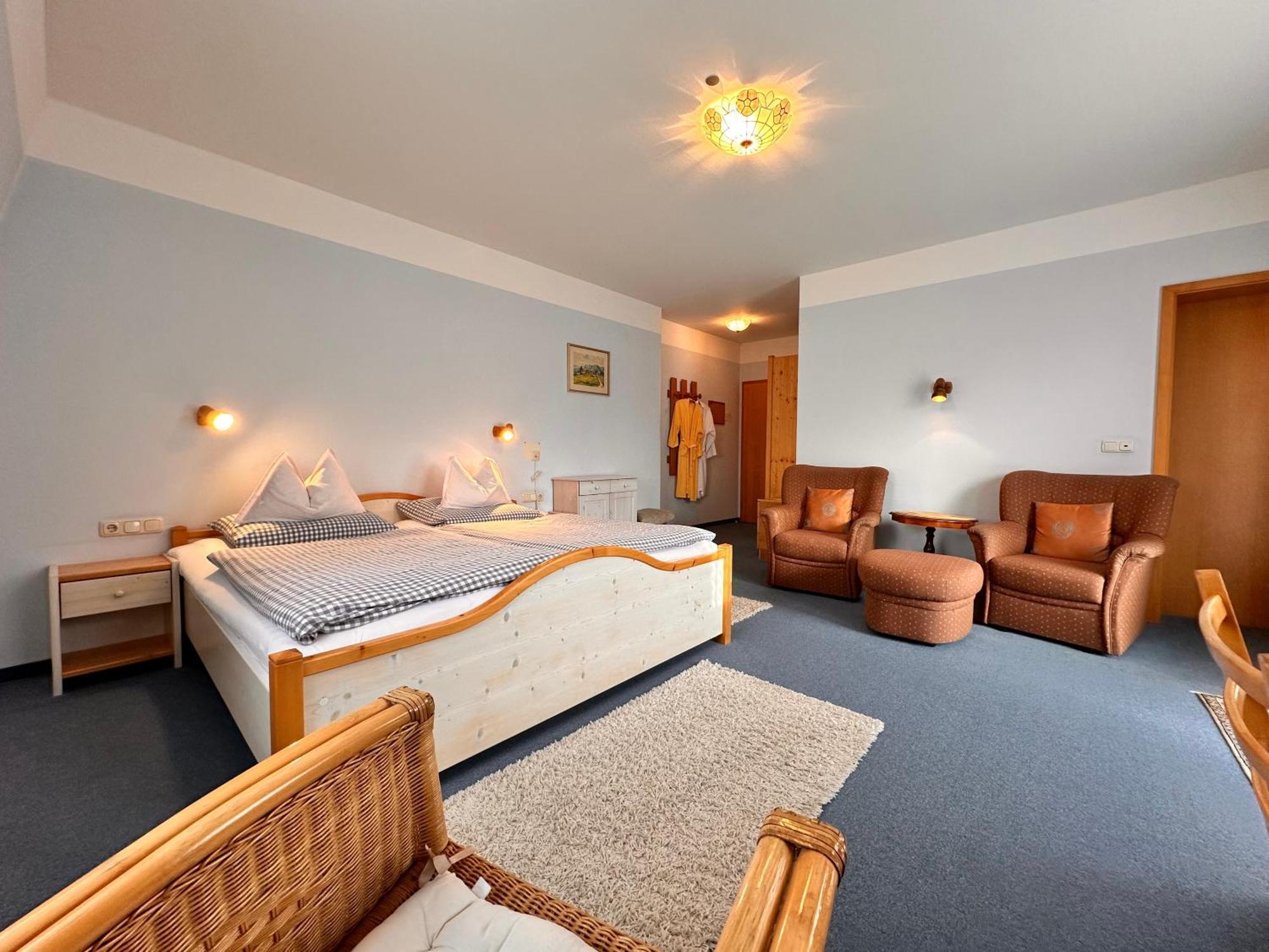 Pension Zum Loewen, Parkplatz, Fruehstueck, Wlan, Zentral Bad Steben Εξωτερικό φωτογραφία