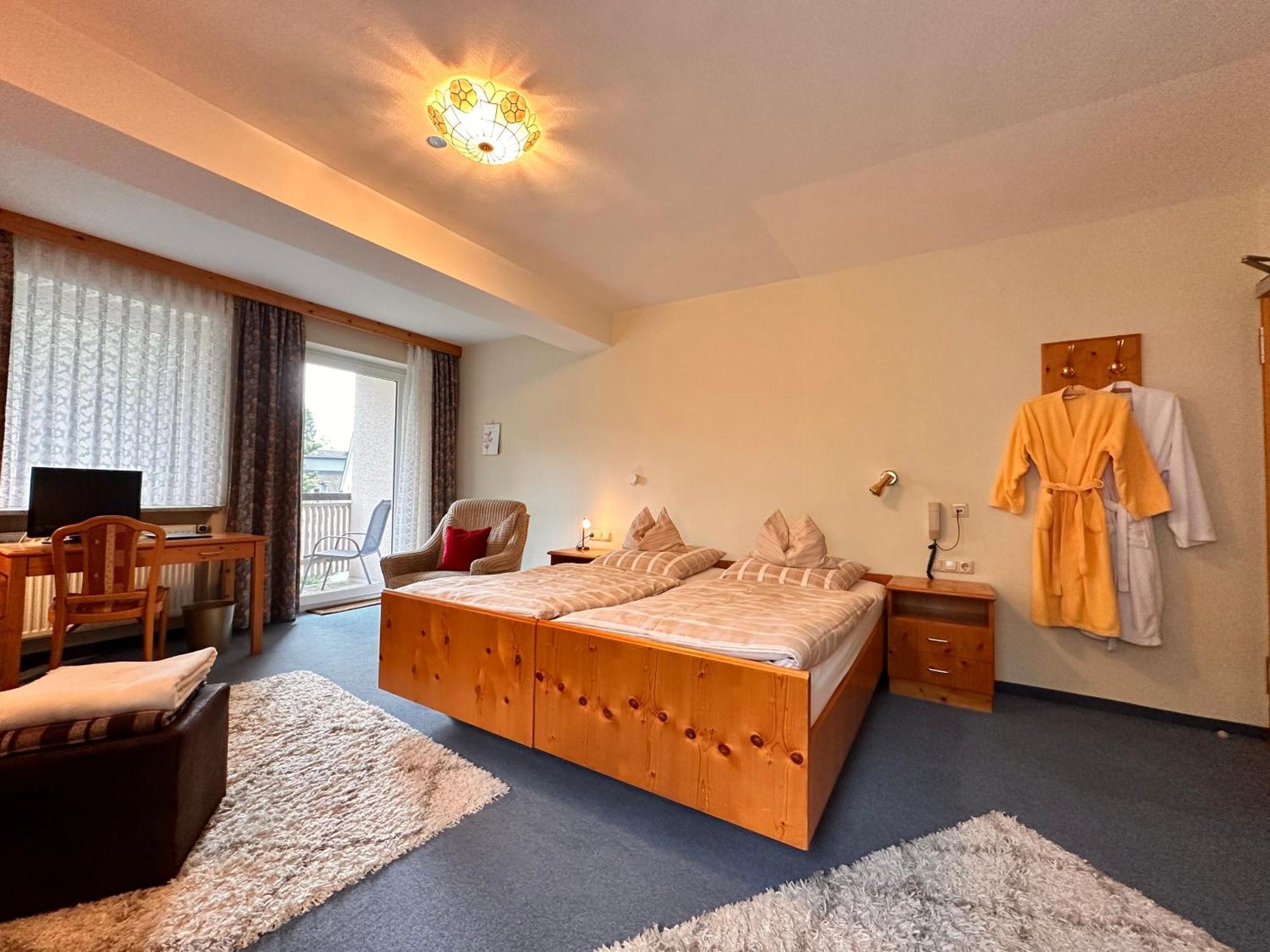 Pension Zum Loewen, Parkplatz, Fruehstueck, Wlan, Zentral Bad Steben Εξωτερικό φωτογραφία