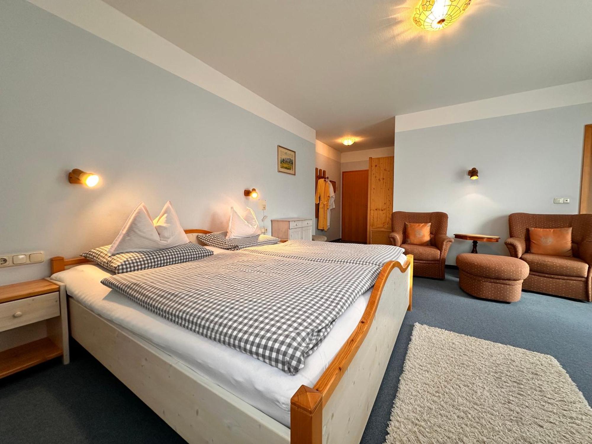 Pension Zum Loewen, Parkplatz, Fruehstueck, Wlan, Zentral Bad Steben Εξωτερικό φωτογραφία